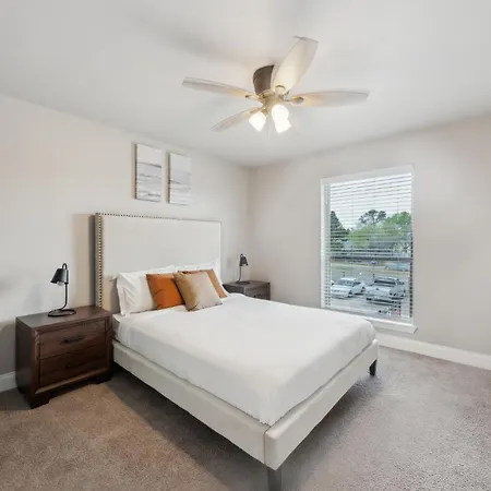 The Mirage 275 I Comfy 2 Bed 15 Bath Apartamento